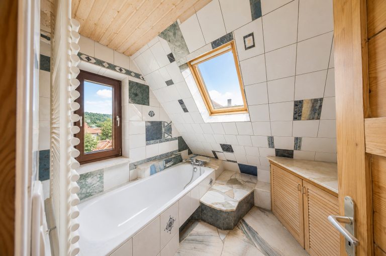 OG Badezimmer 1