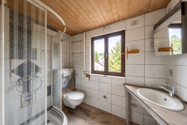OG Badezimmer 2